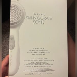 Mary Kay Skinvigorate Sonic face brush